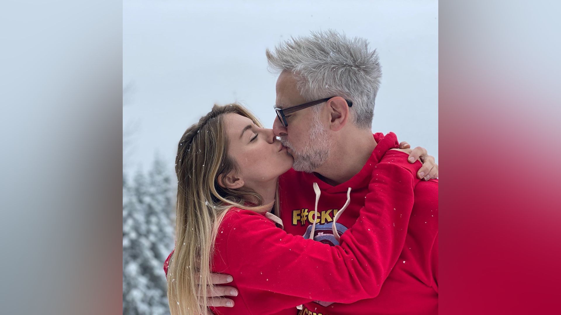 Jennifer Holland i James Gunn