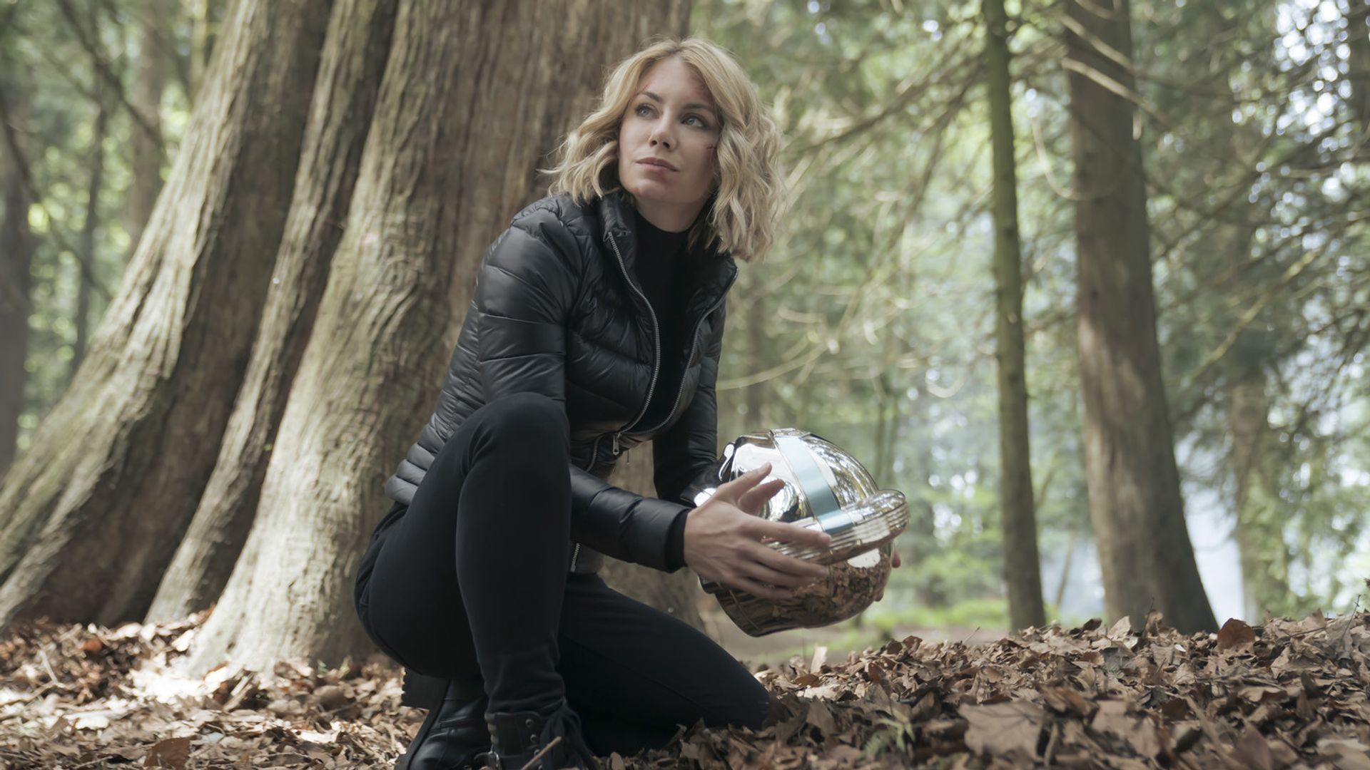 Jennifer Holland w serialu Peacemaker