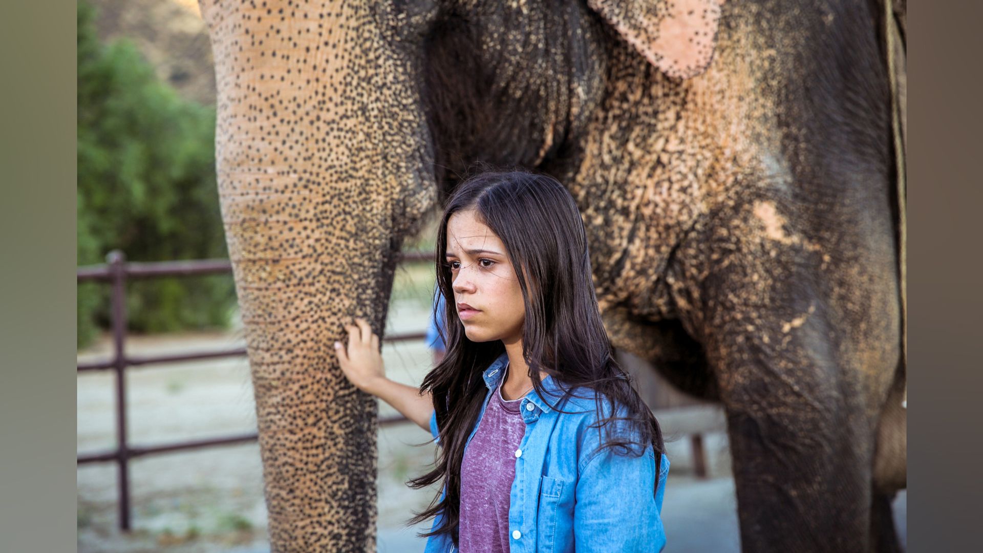 Jenna Ortega w filmie Saving Flora