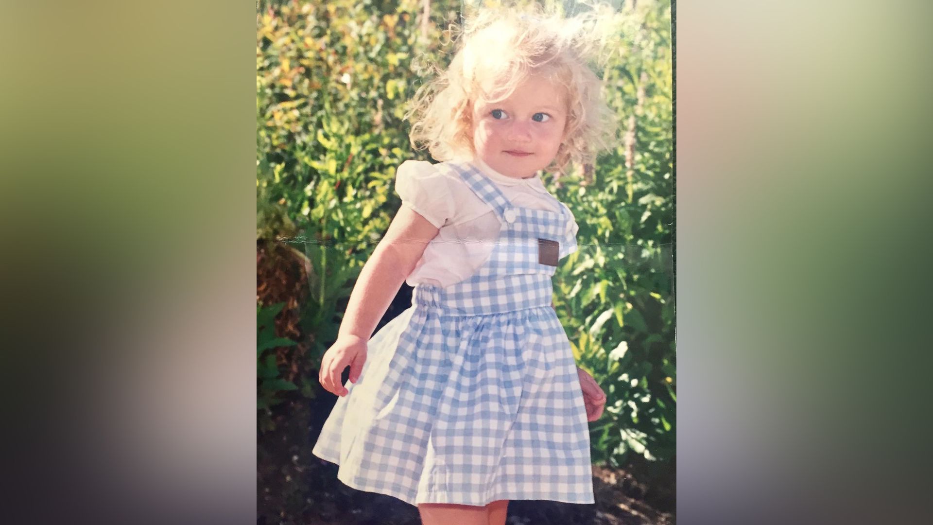Julia Garner jako dziecko