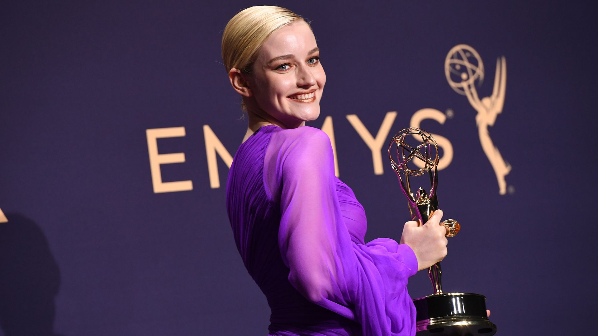 Julia Garner z nagrodą Emmy za rolę w serialu 'Ozark'