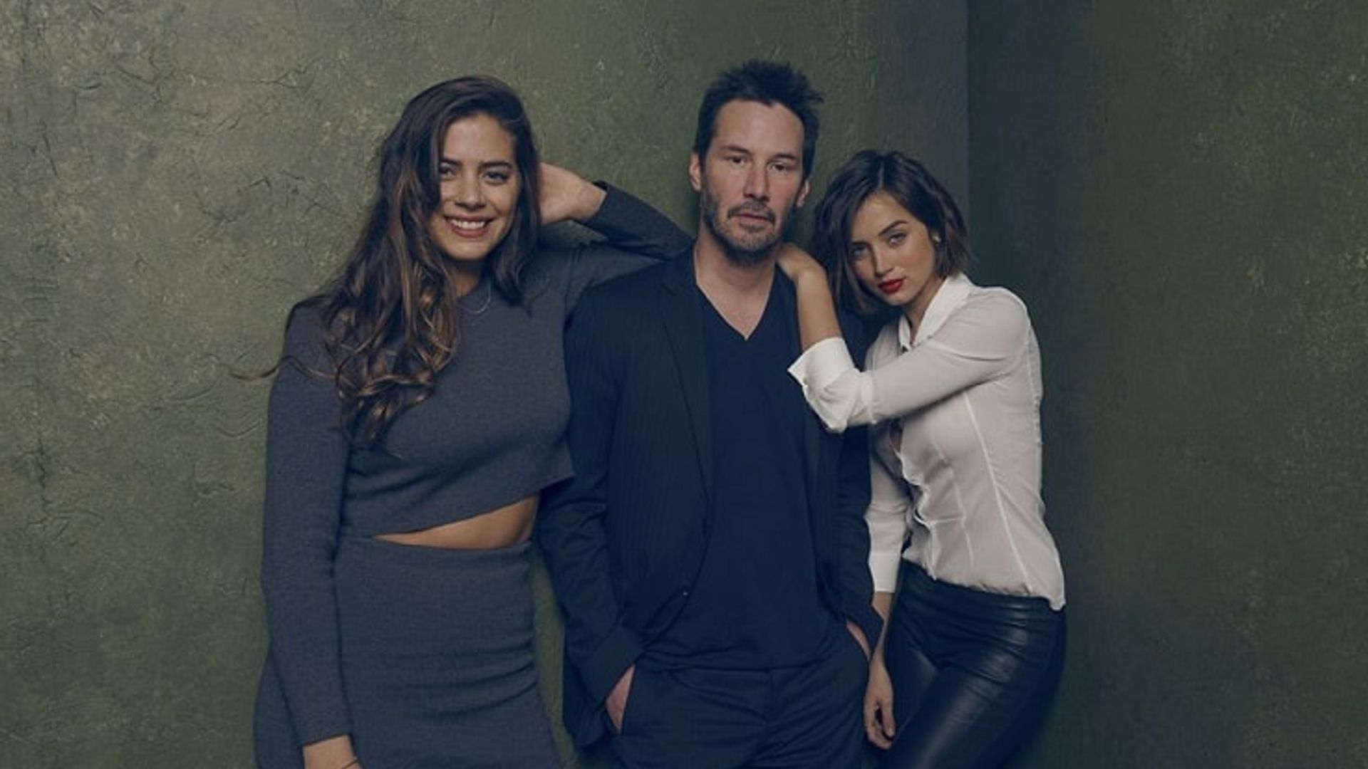 Ana de Armas na planie Knock Knock