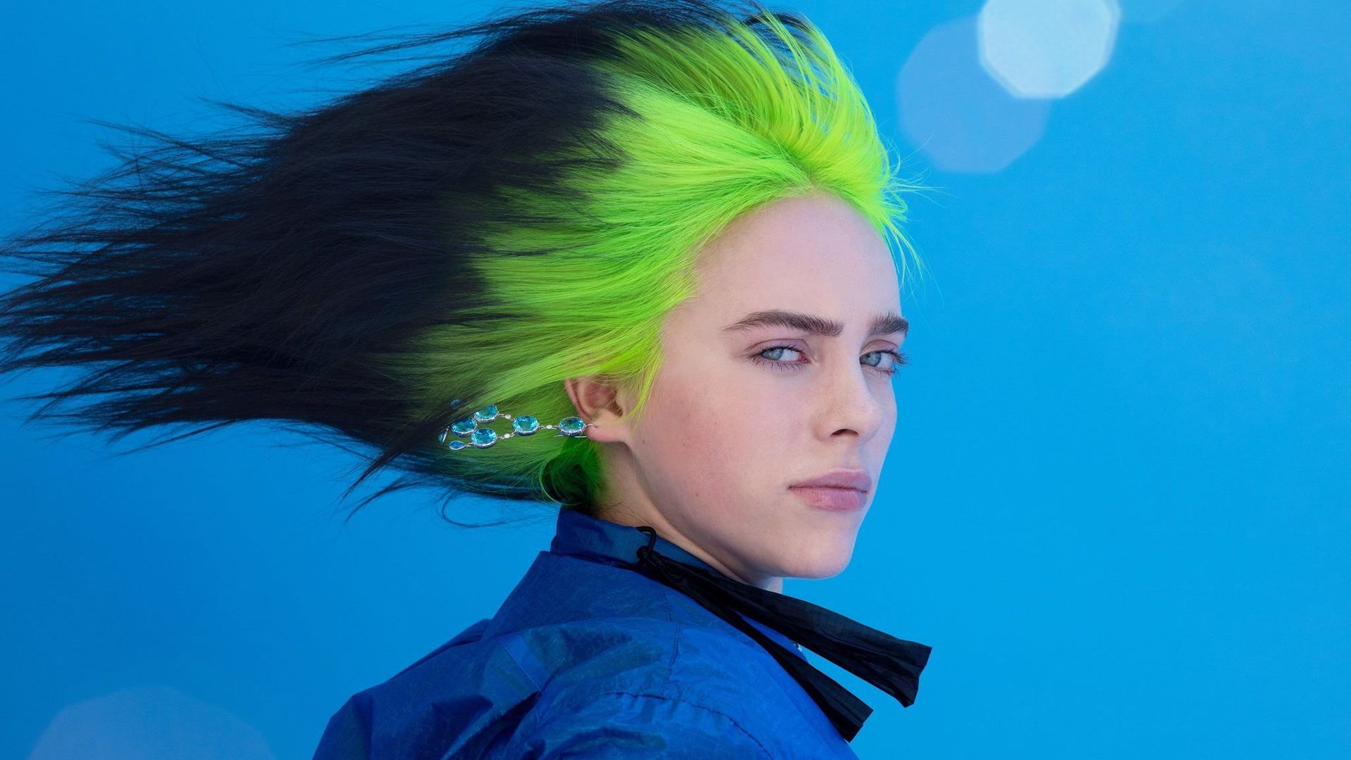 Billie Eilish według horoskopu jest Strzelcem