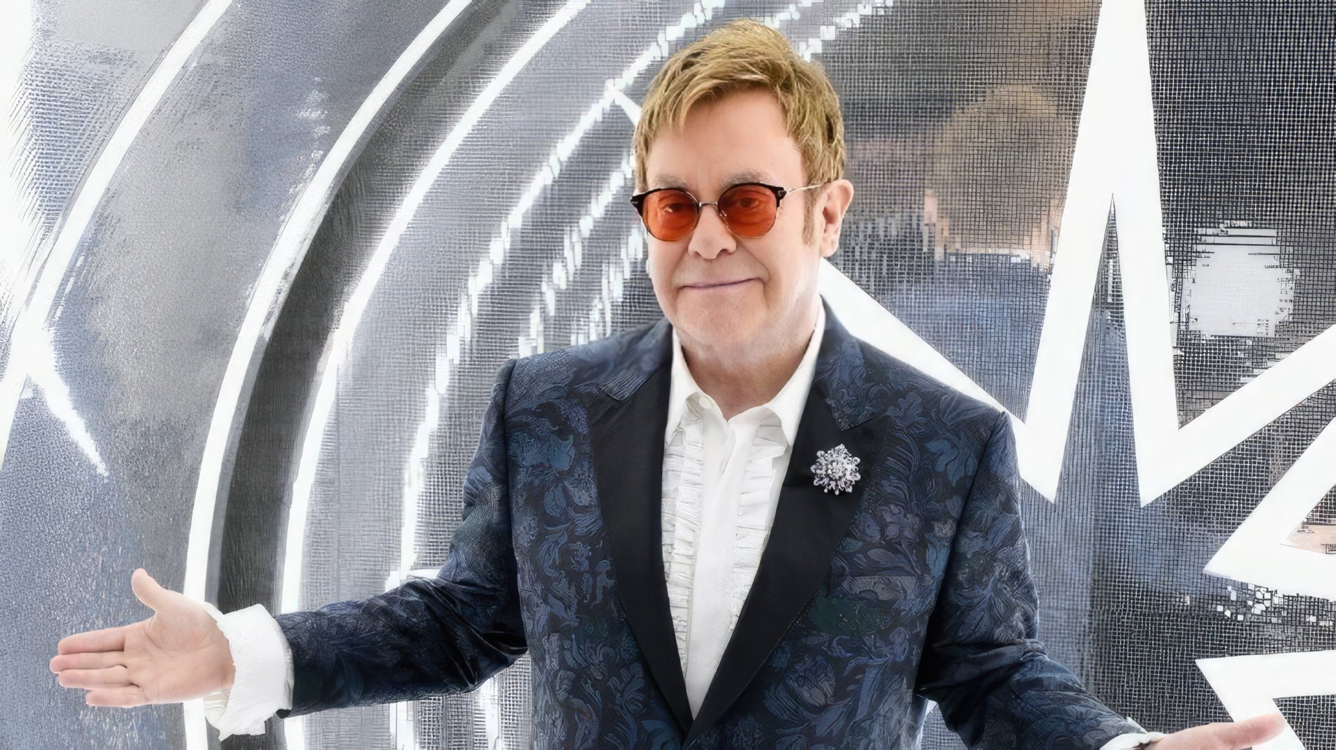 Elton John kontynuuje działalność koncertową