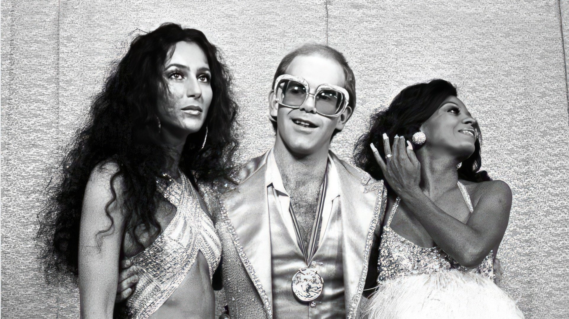 W 1976 roku piosenkarz przyznał, że interesują go nie tylko kobiety