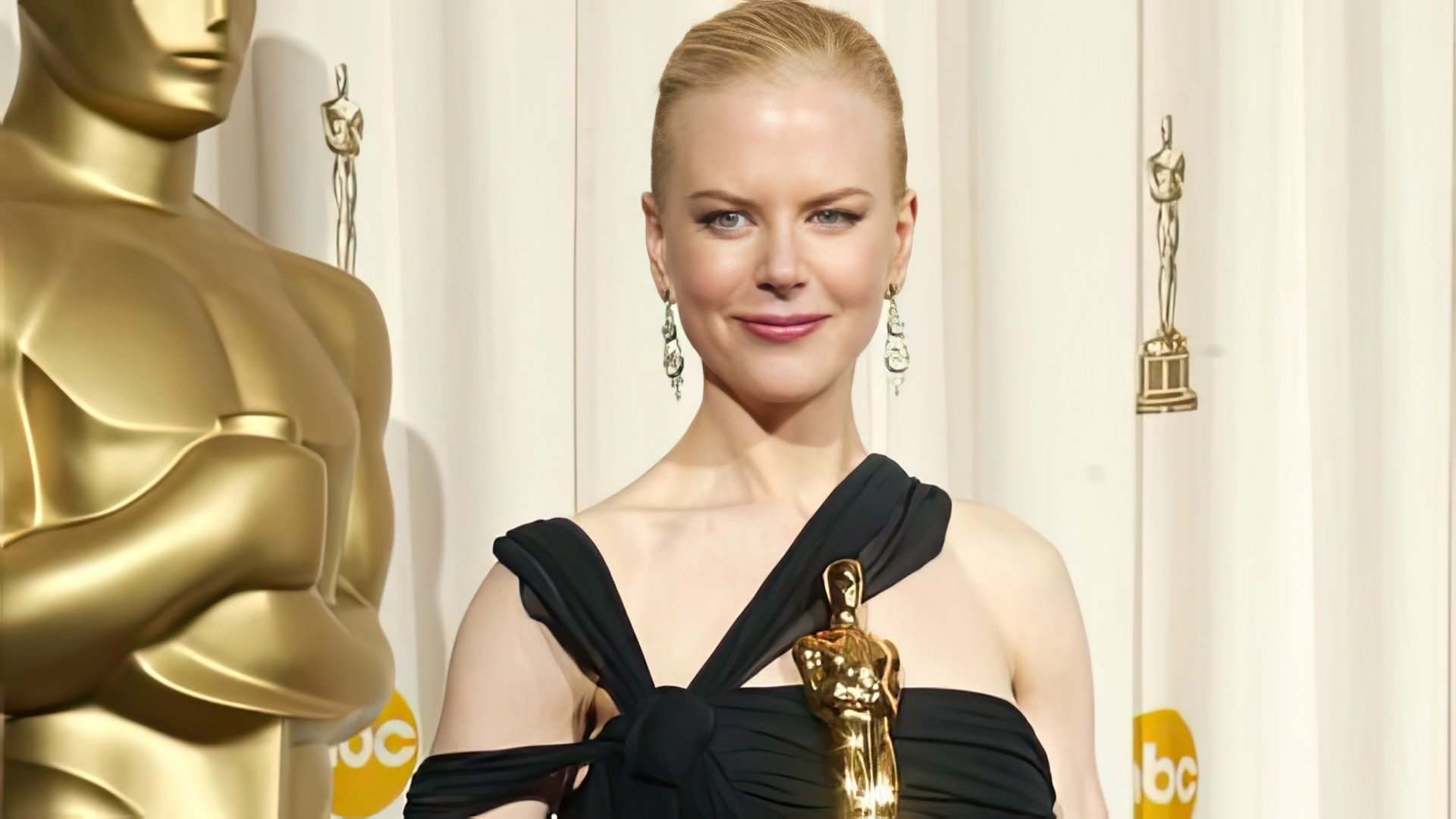 Nicole Kidman ze swoim Oscarem za najlepszą rolę kobiecą z 2002 roku