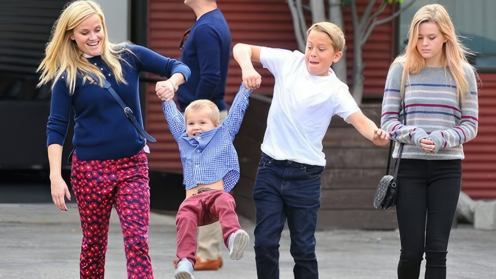 Reese Witherspoon z dziećmi