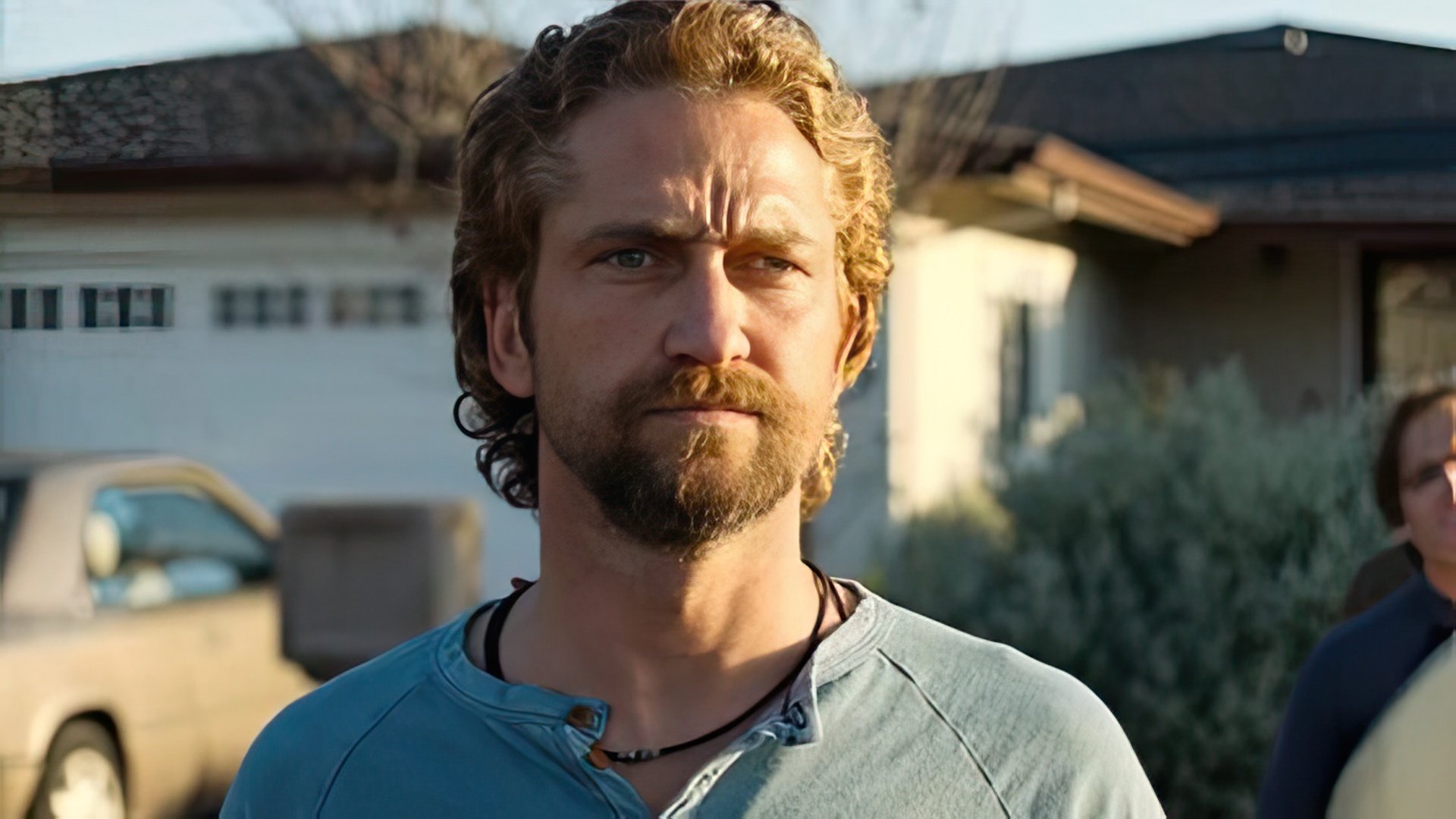 Gerard Butler w filmie "Chasing Mavericks"
