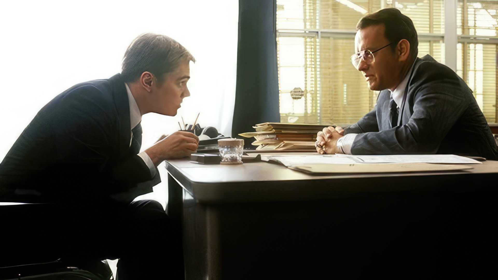 Leonardo DiCaprio z Tomem Hanksem w "Catch Me If You Can"