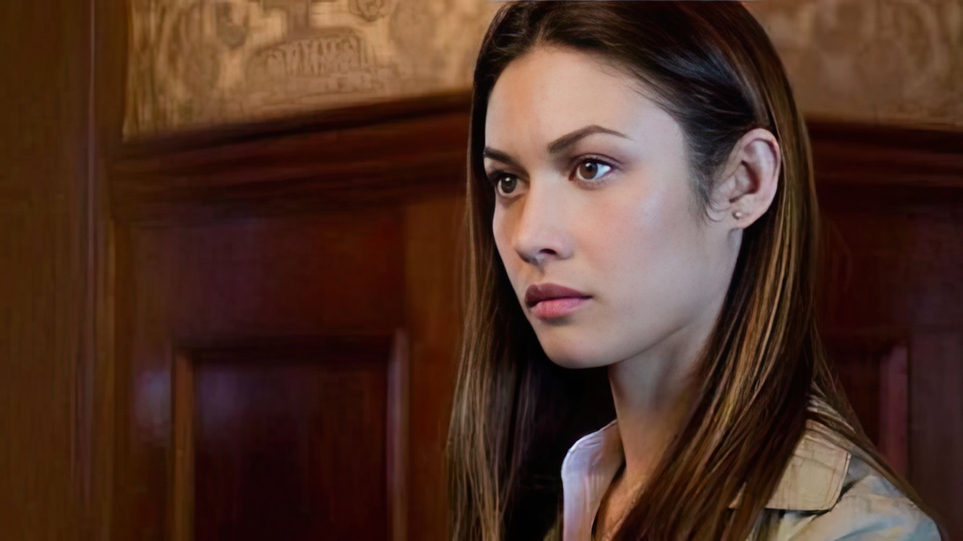 Olga Kurylenko w filmie 'The Expatriate'