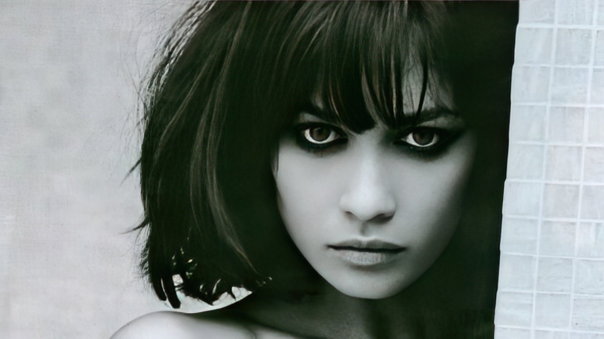 Wzrost Olgi Kurylenko wynosi 176 cm