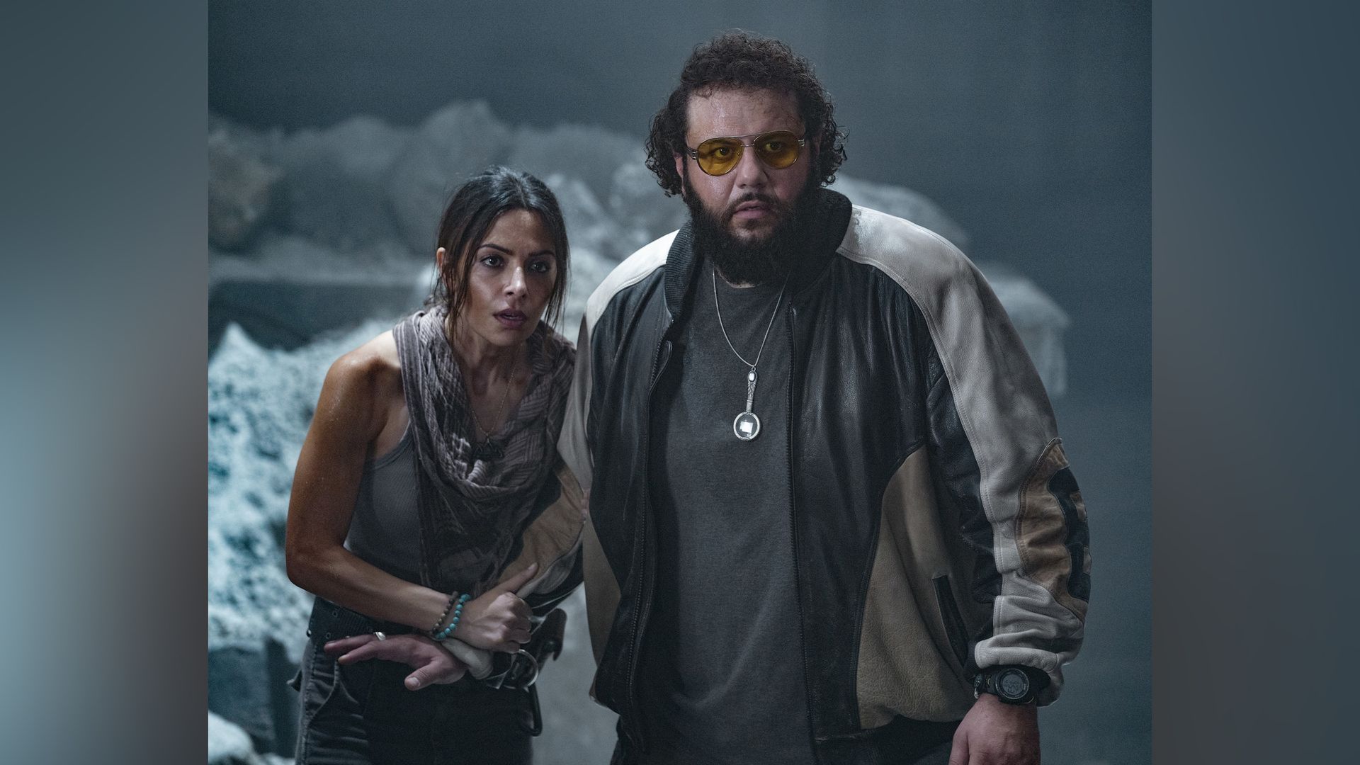 Sarah Shahi w Black Adam