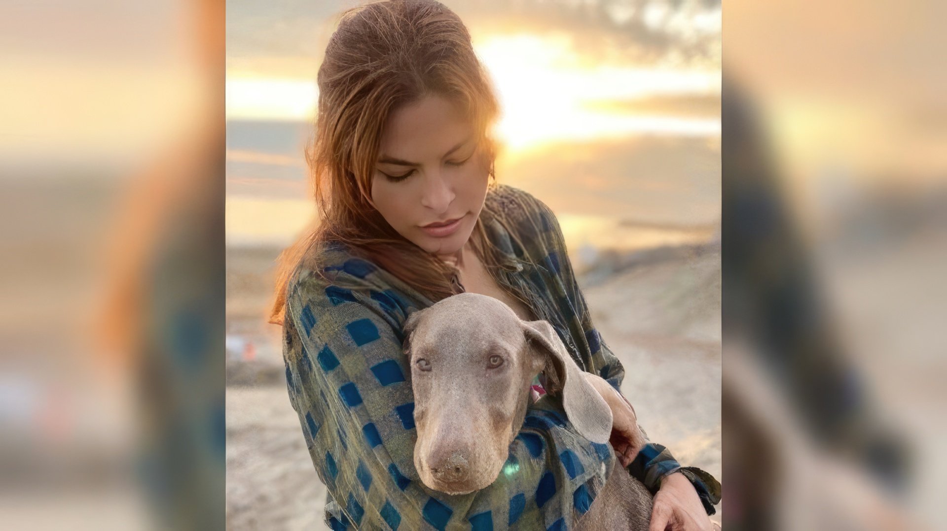 Eva Mendes i pies George