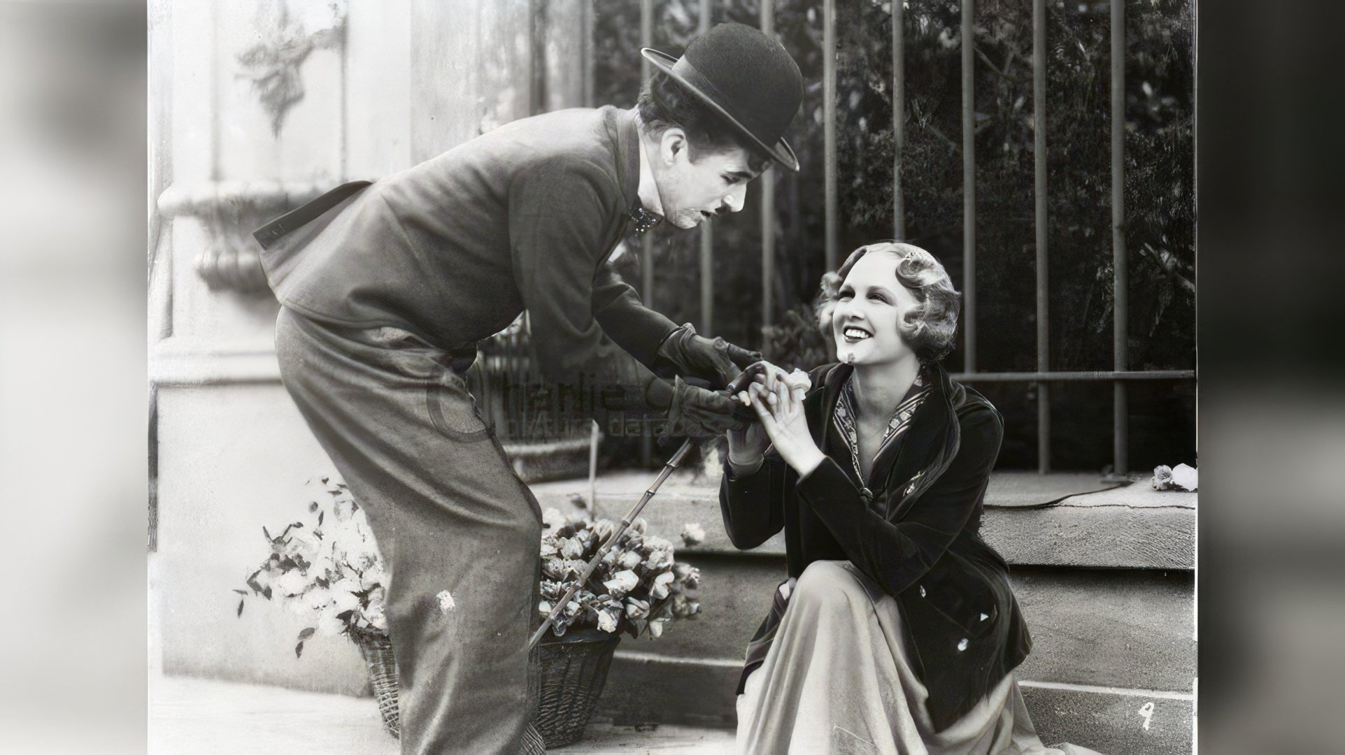 Charlie Chaplin i Virginia Cherrill w filmie 'City Lights'