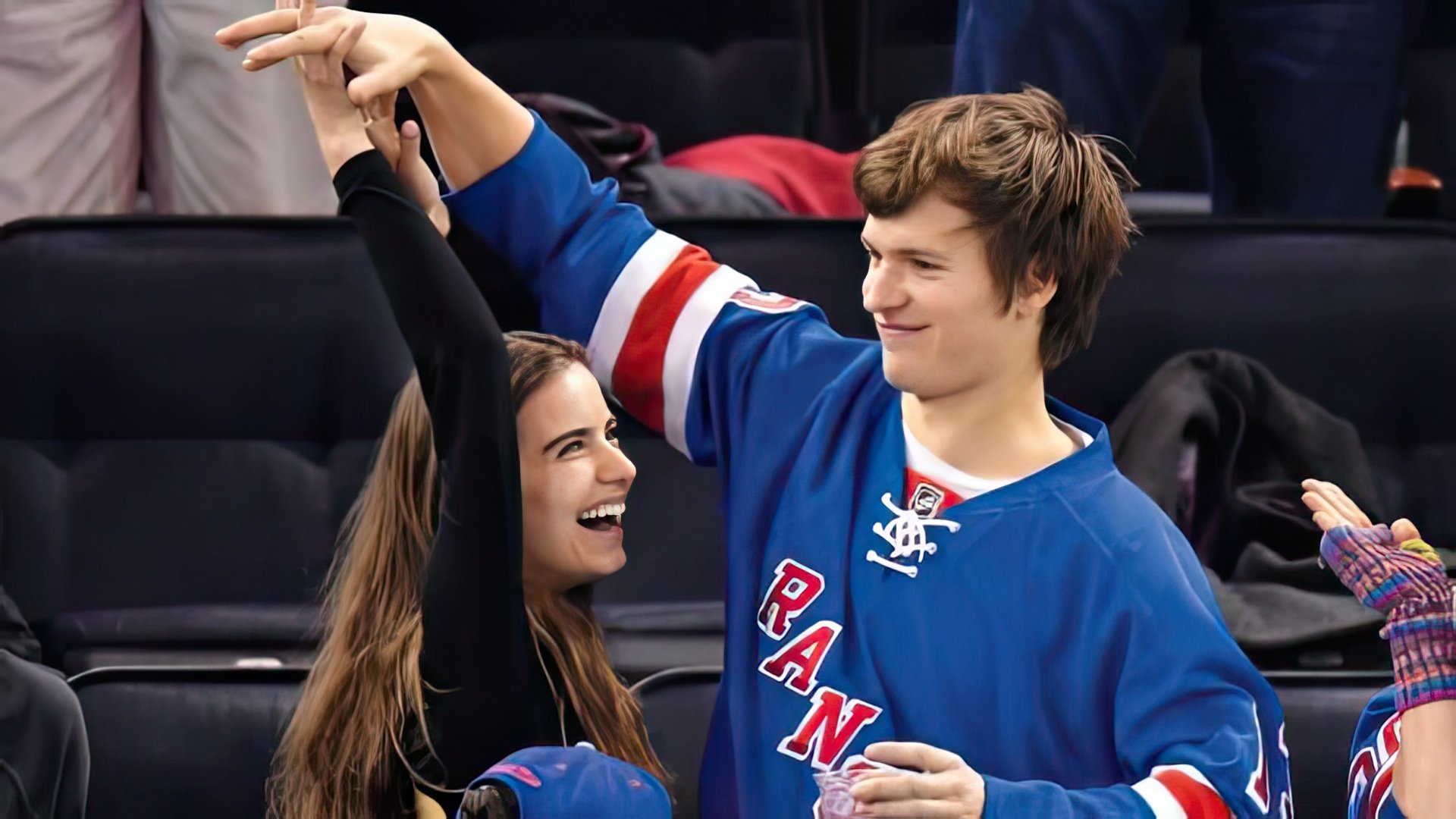 Ansel Elgort i Violetta Komyshan