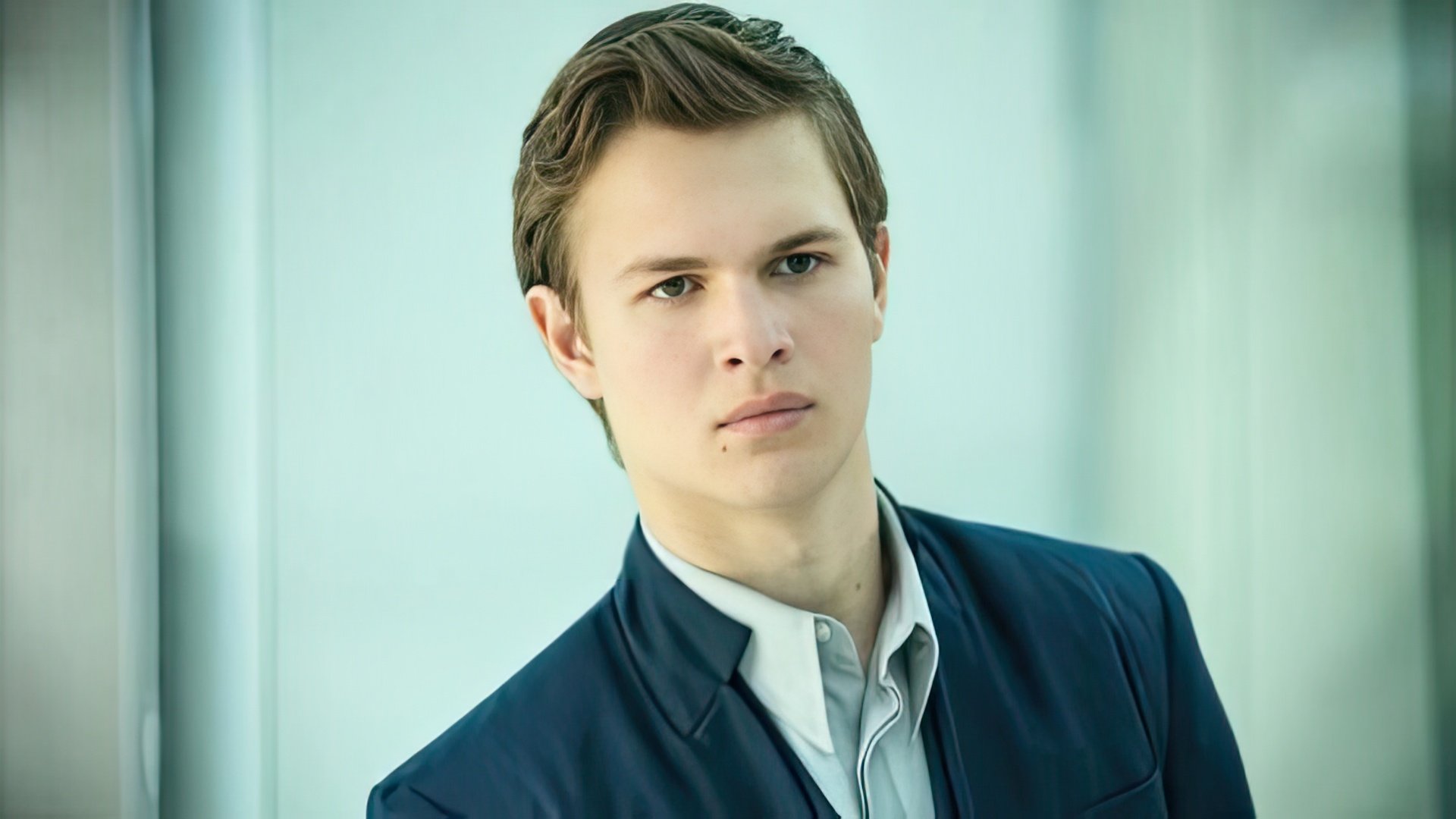 Ansel Elgort jako Caleb Prior w Divergent