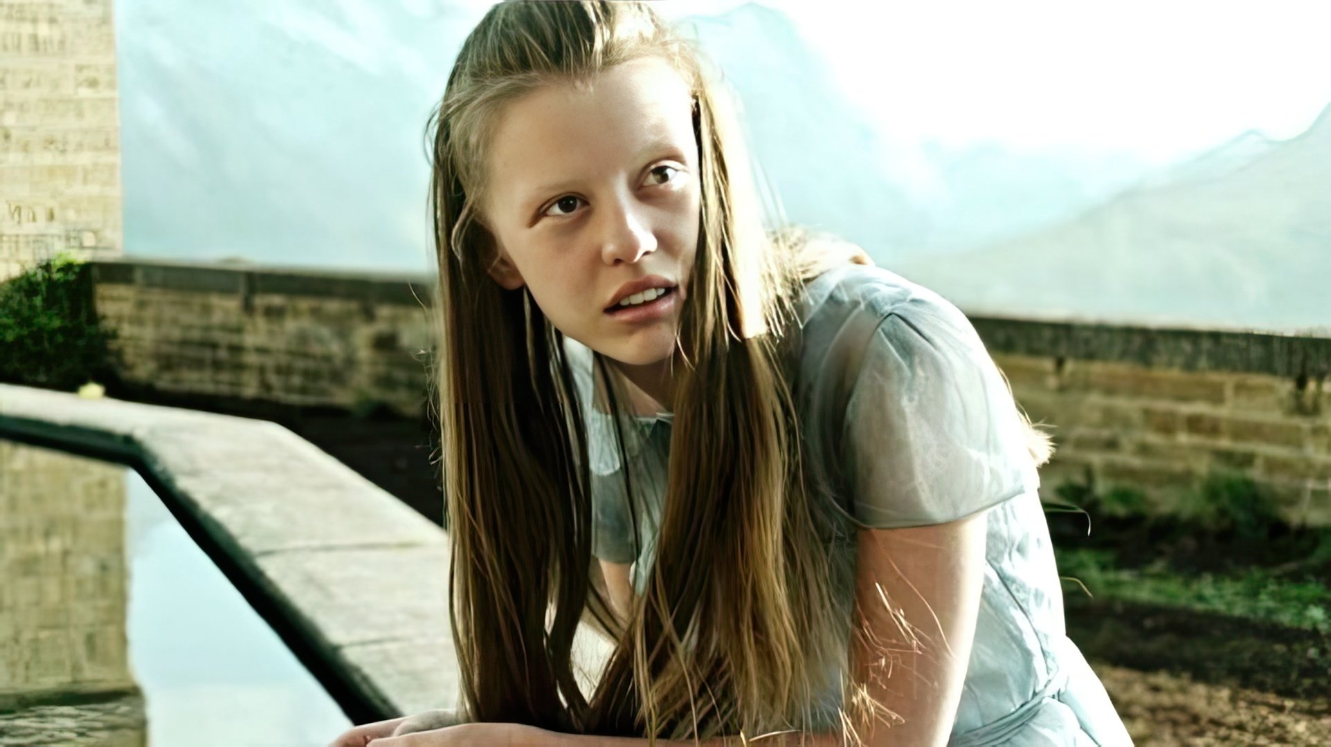 Mia Goth w 'A Cure for Wellness'