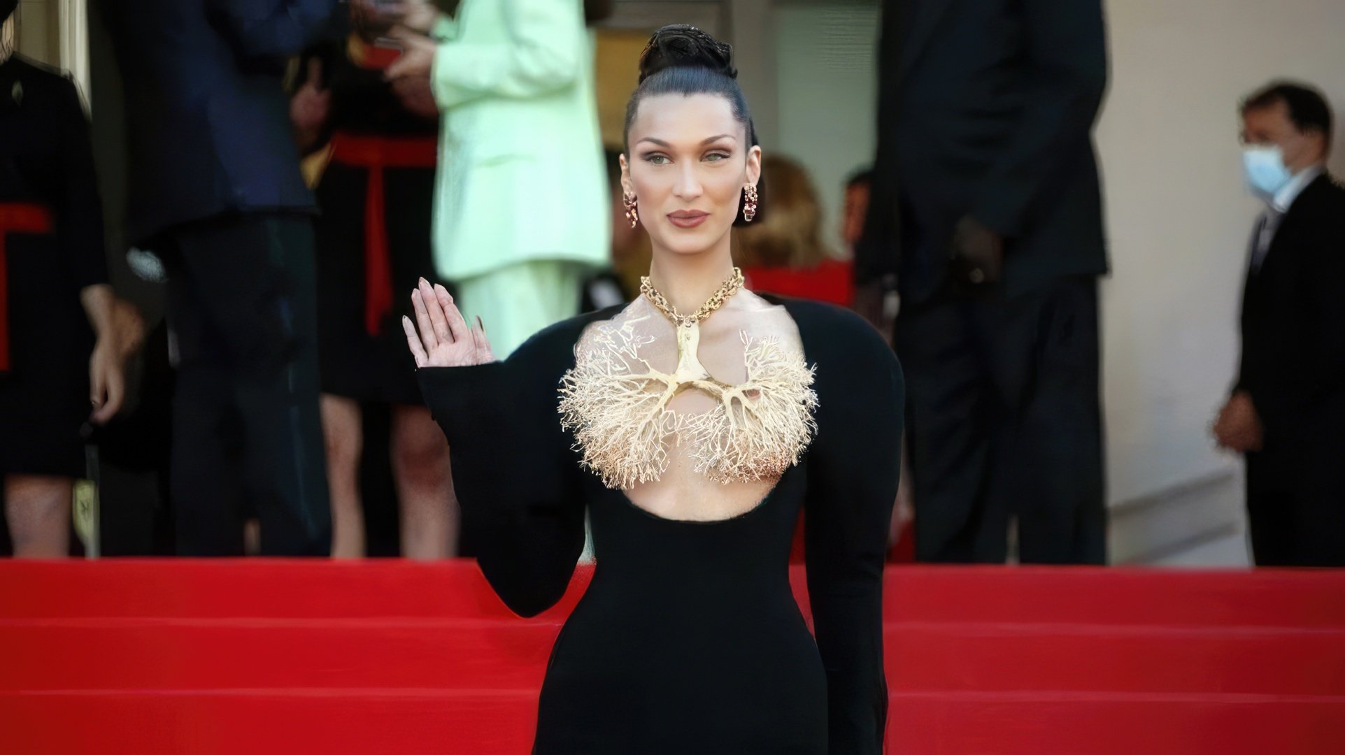 Bella Hadid na Festiwalu Filmowym w Cannes 2021