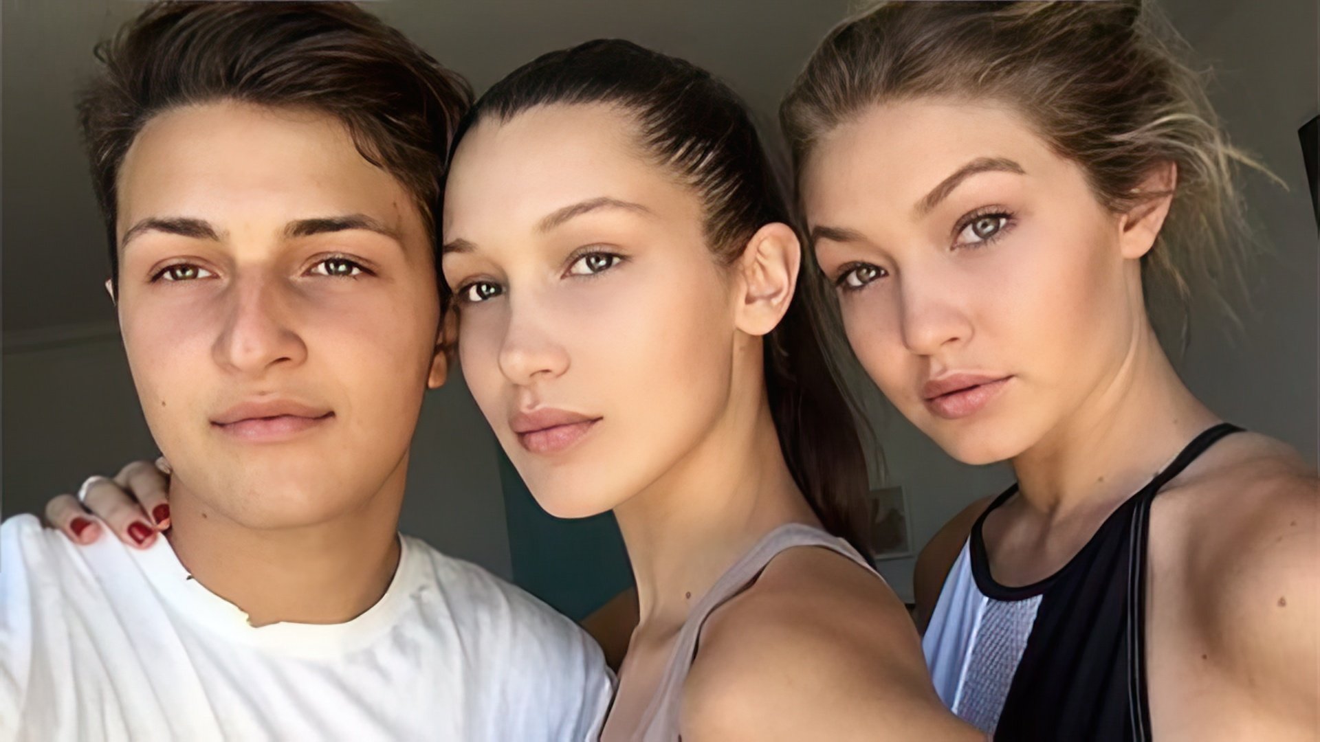 Bella Hadid z siostrą i bratem