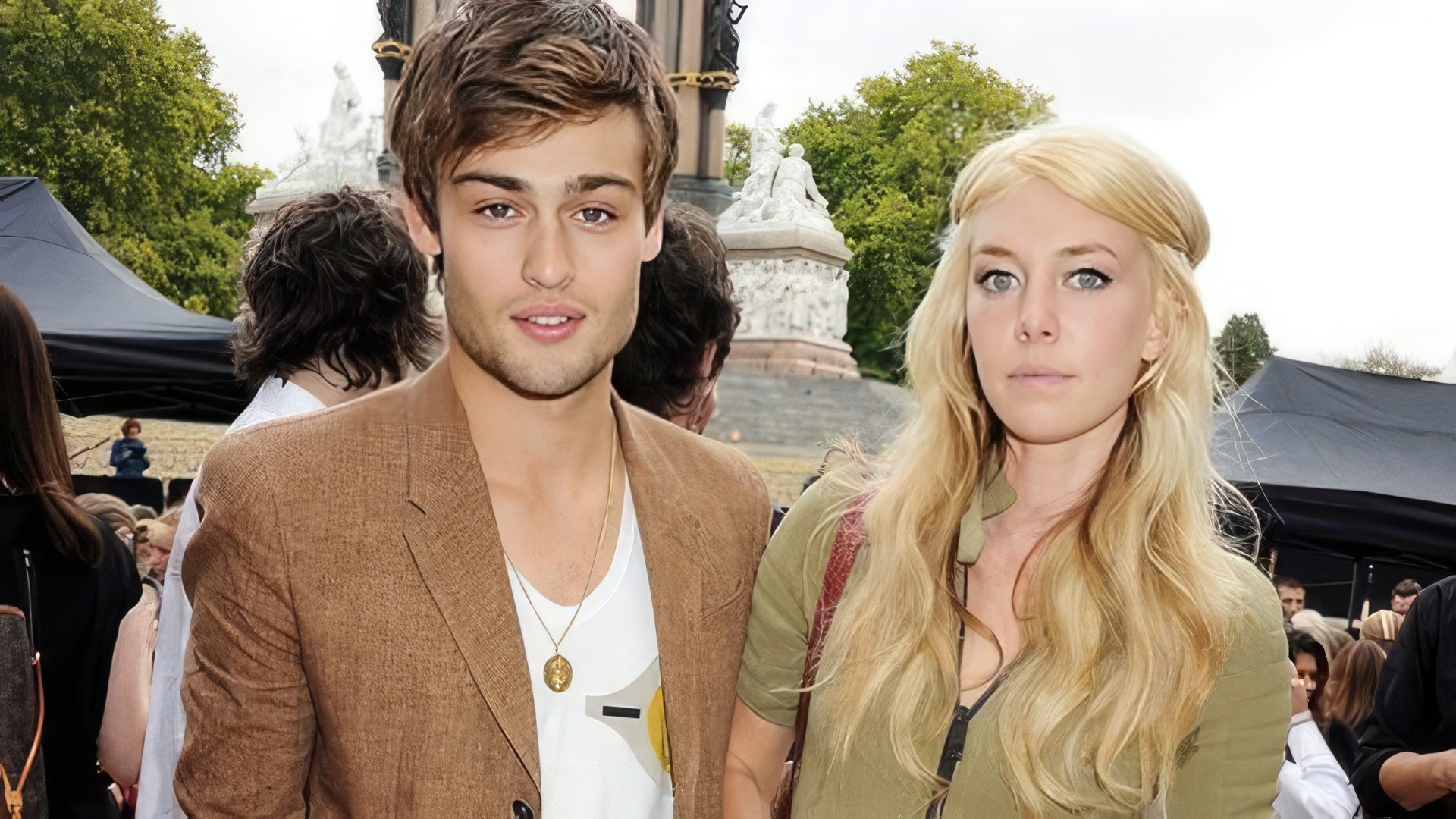 Vanessa Kirby i Douglas Booth