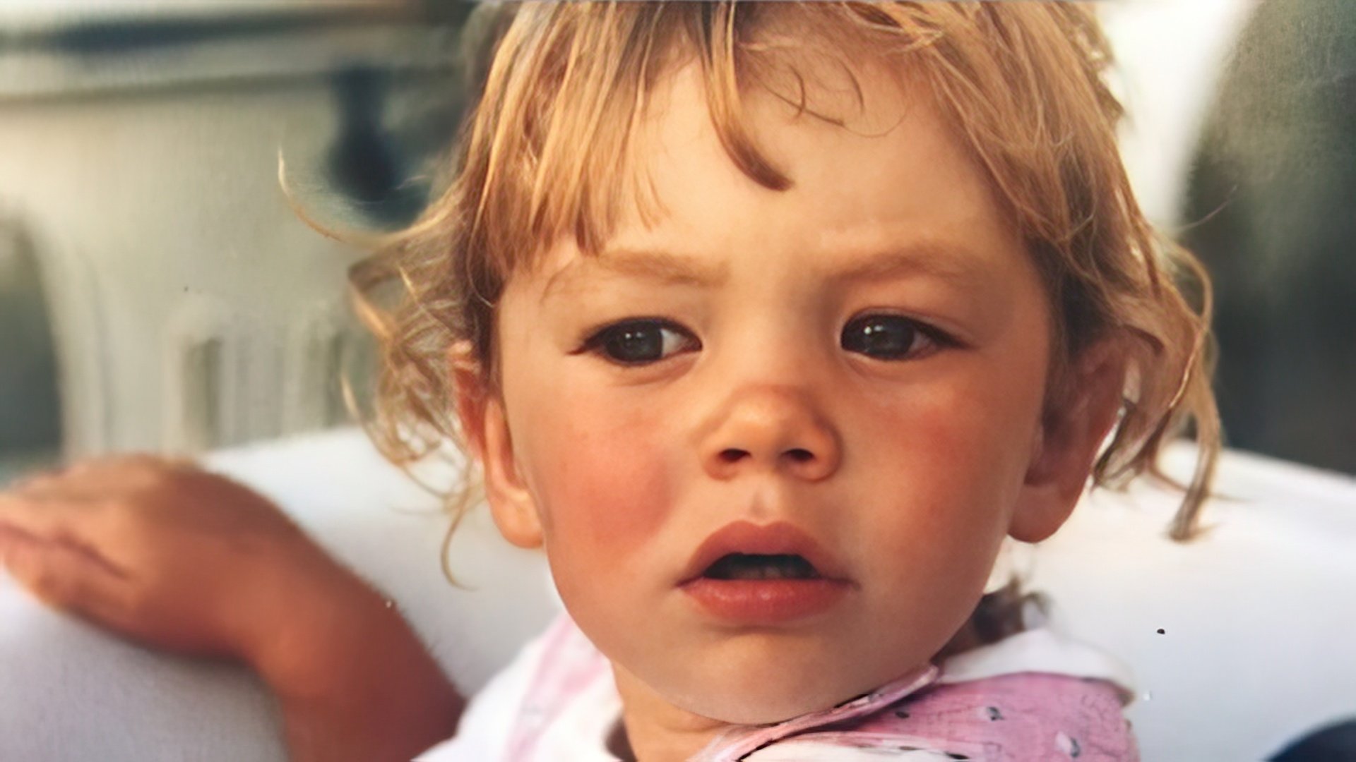Vanessa Kirby jako dziecko