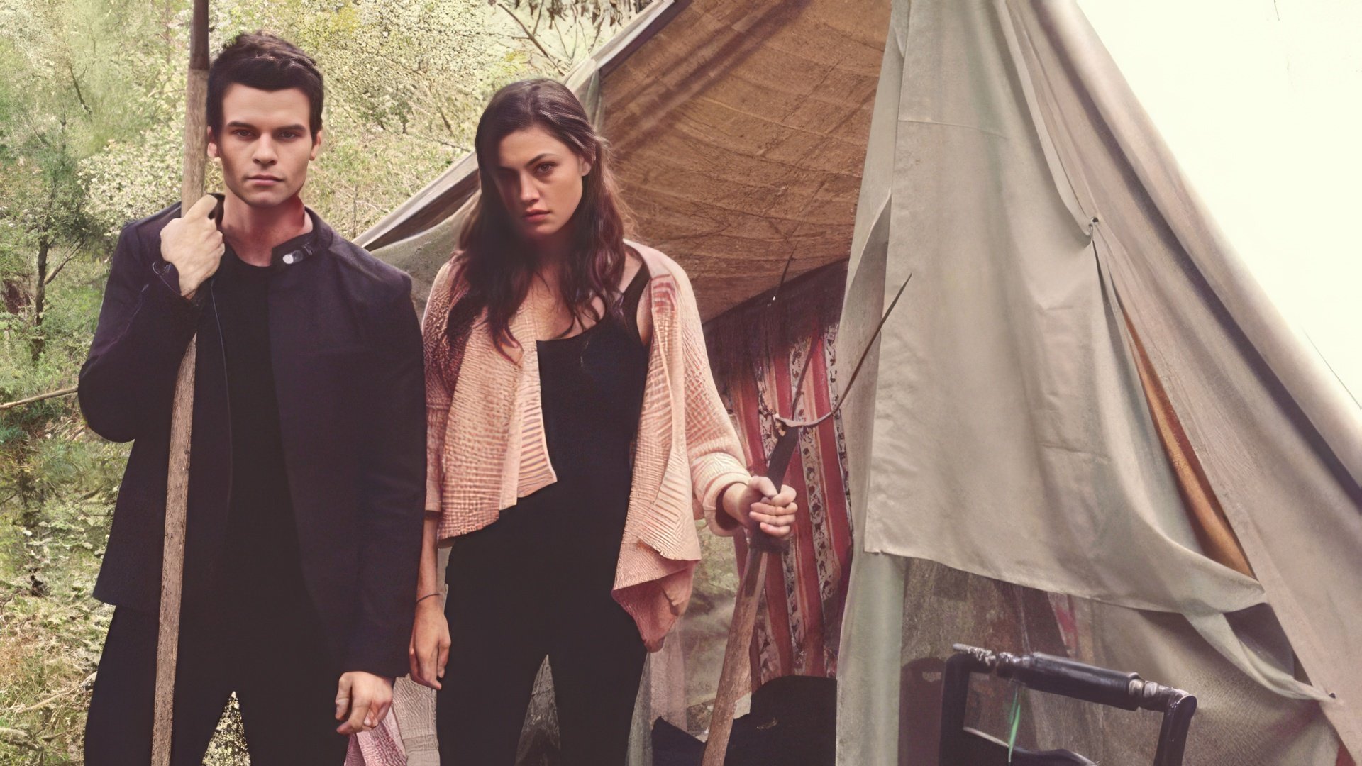 Phoebe Tonkin na planie 'The Originals'