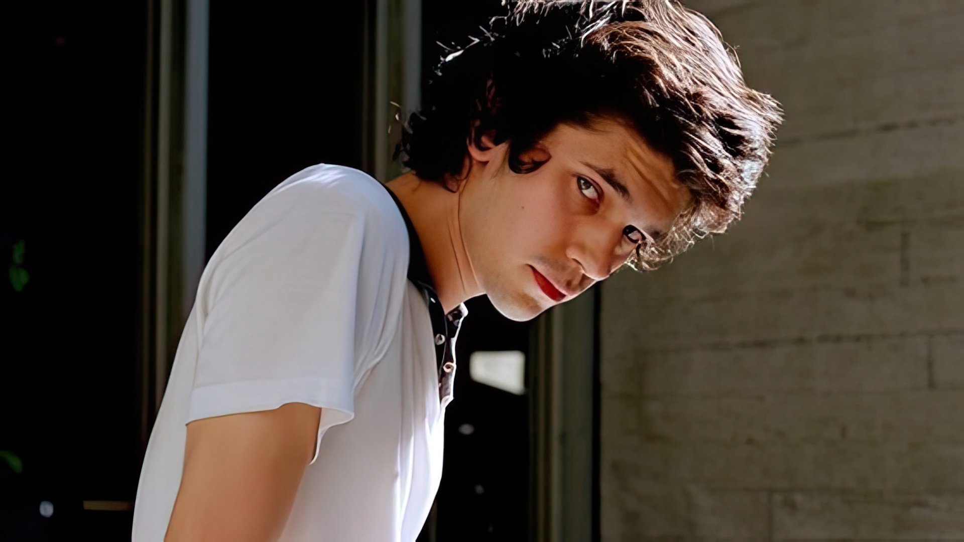 Ben Whishaw jako młody mężczyzna