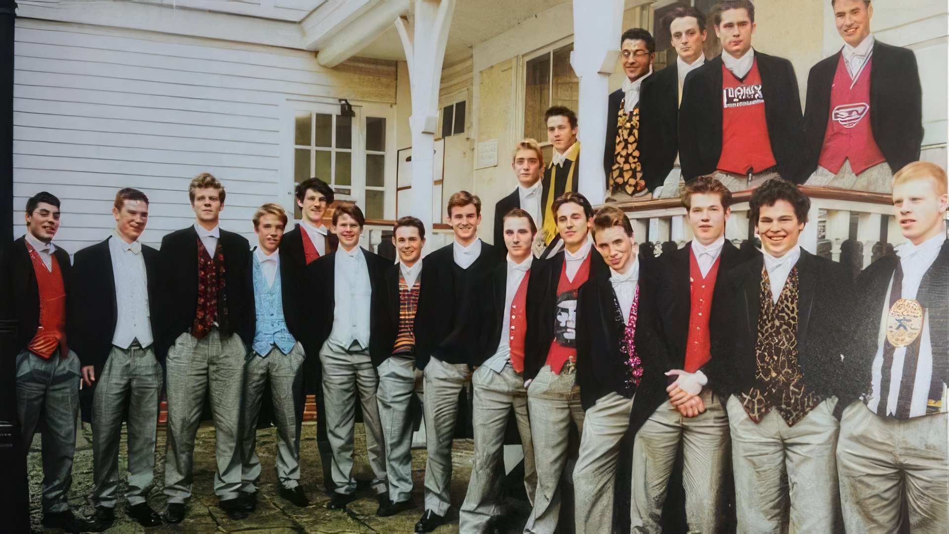 Przyszły aktor studiował w Eton College