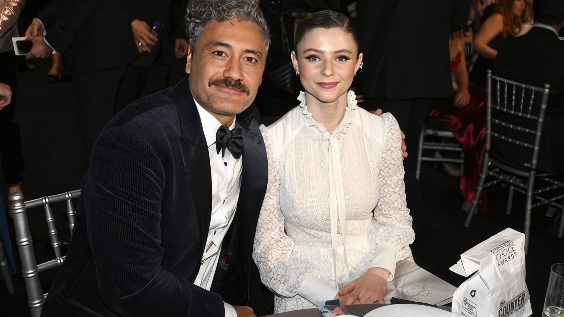 Taika Waititi i Thomasin McKenzie