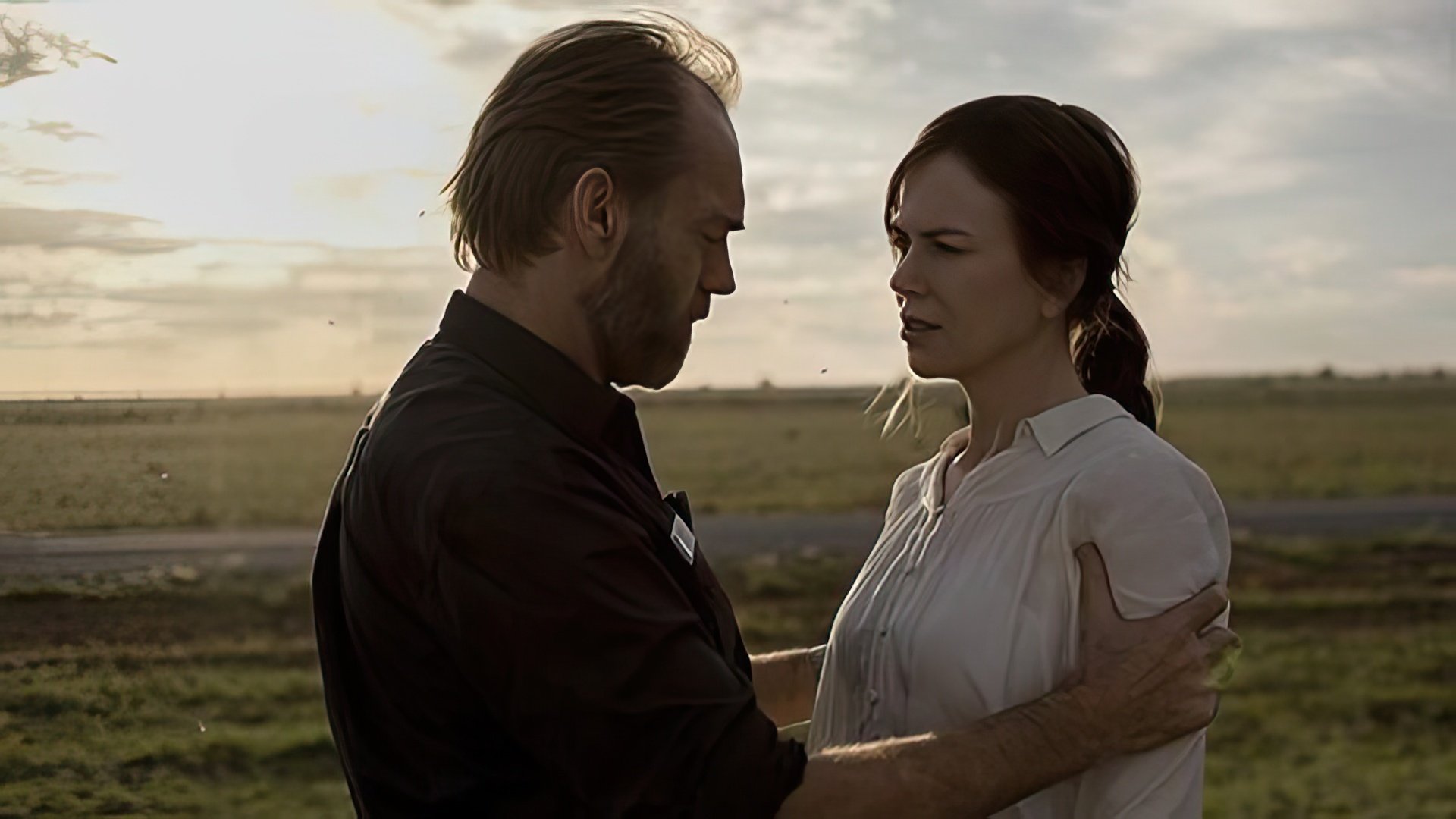 Hugo Weaving i Nicole Kidman w filmie "Strangerland"