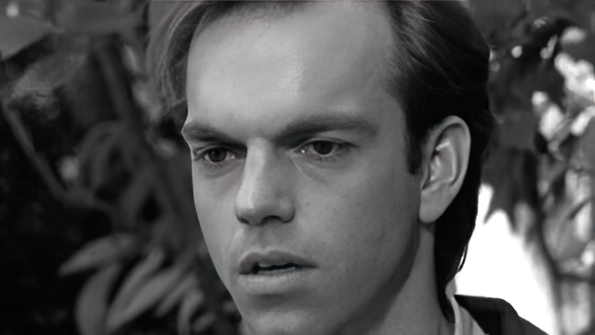 Młody Hugo Weaving