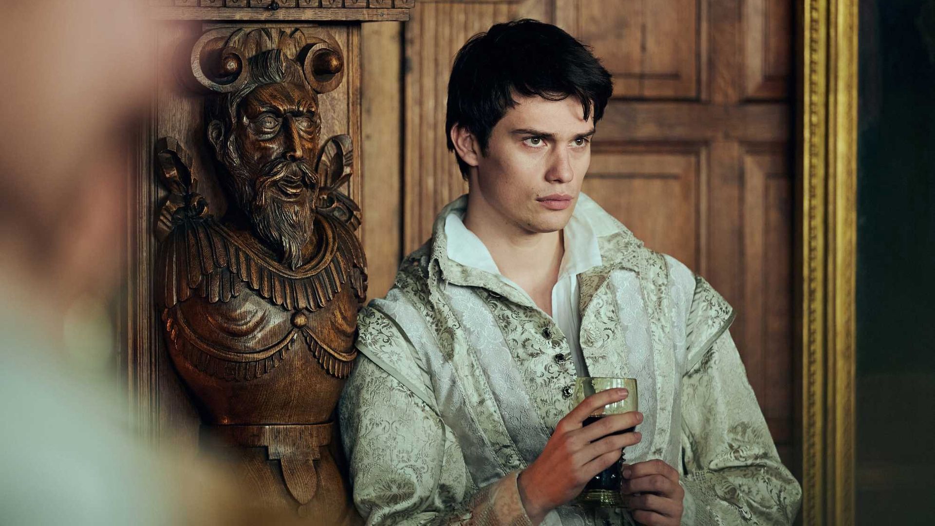 Nicolas Galitzine w miniserii ‘Mary and George’