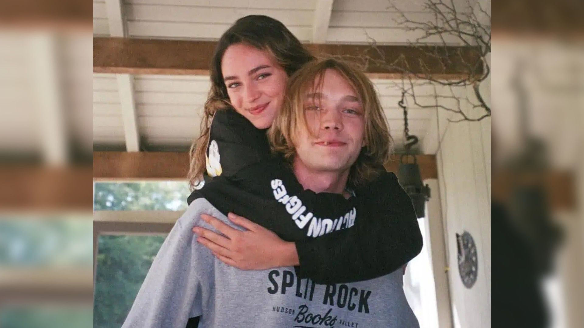 Charlie Plummer i Lizzie Swanson