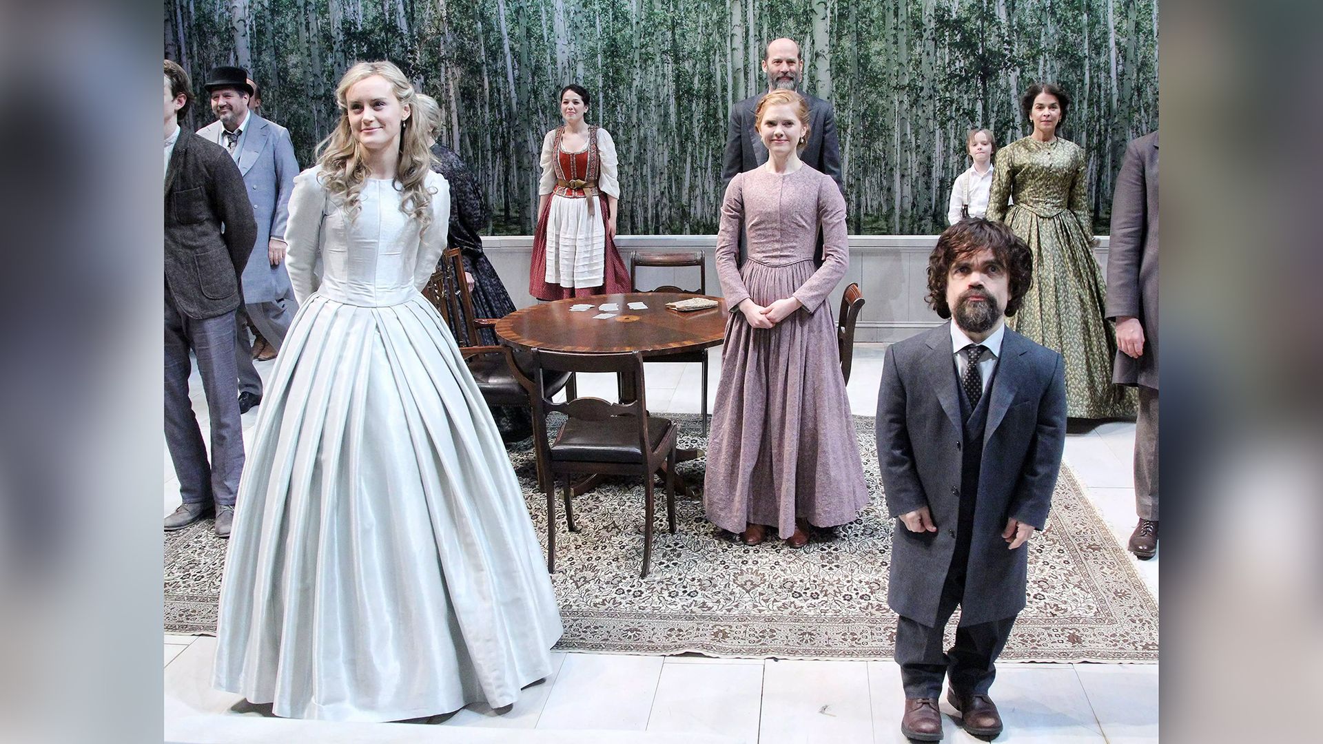 Peter Dinklage na scenie: sztuka "A Month in the Country"