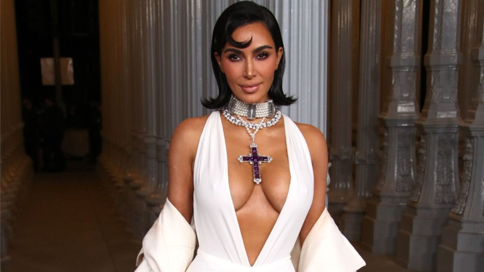 Kim Kardashian z Krzyżem Attalli