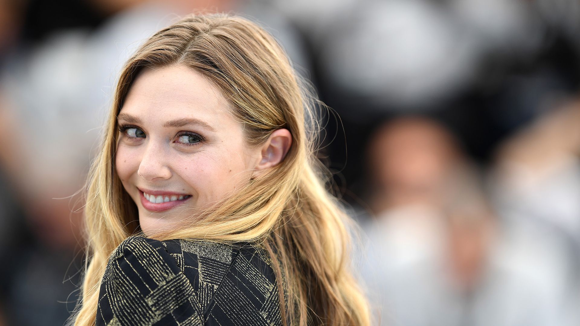 Elizabeth Olsen – Wodnik