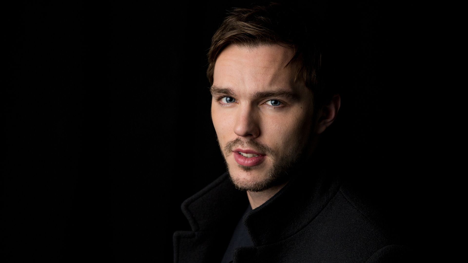 Aktor Nicholas Hoult – mężczyzna Strzelec