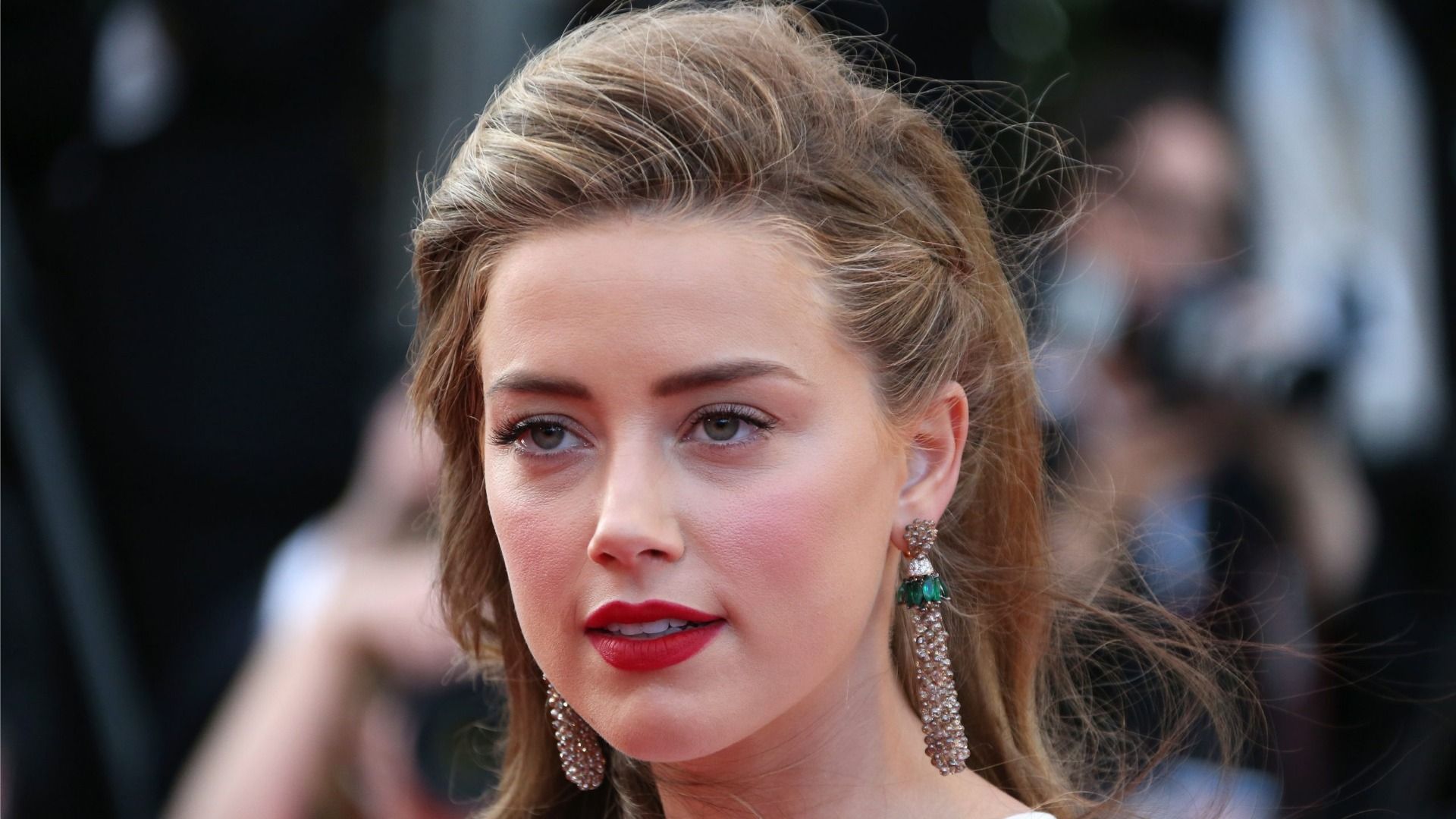 Paparazzi po raz pierwszy od dłuższego czasu sfotografowali Amber Heard, która wyjechała do Madrytu.