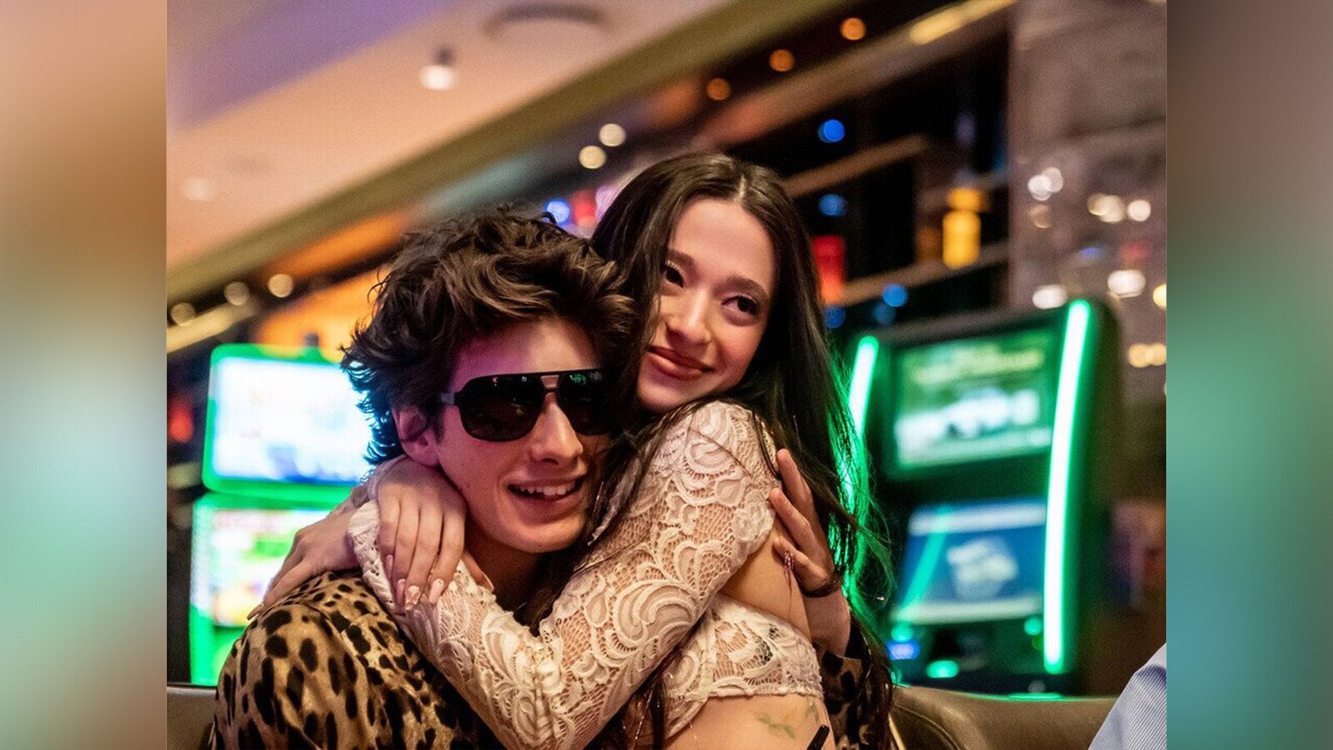 Scena z filmu 'Anora', Mark Eidelstein i Mikey Madison