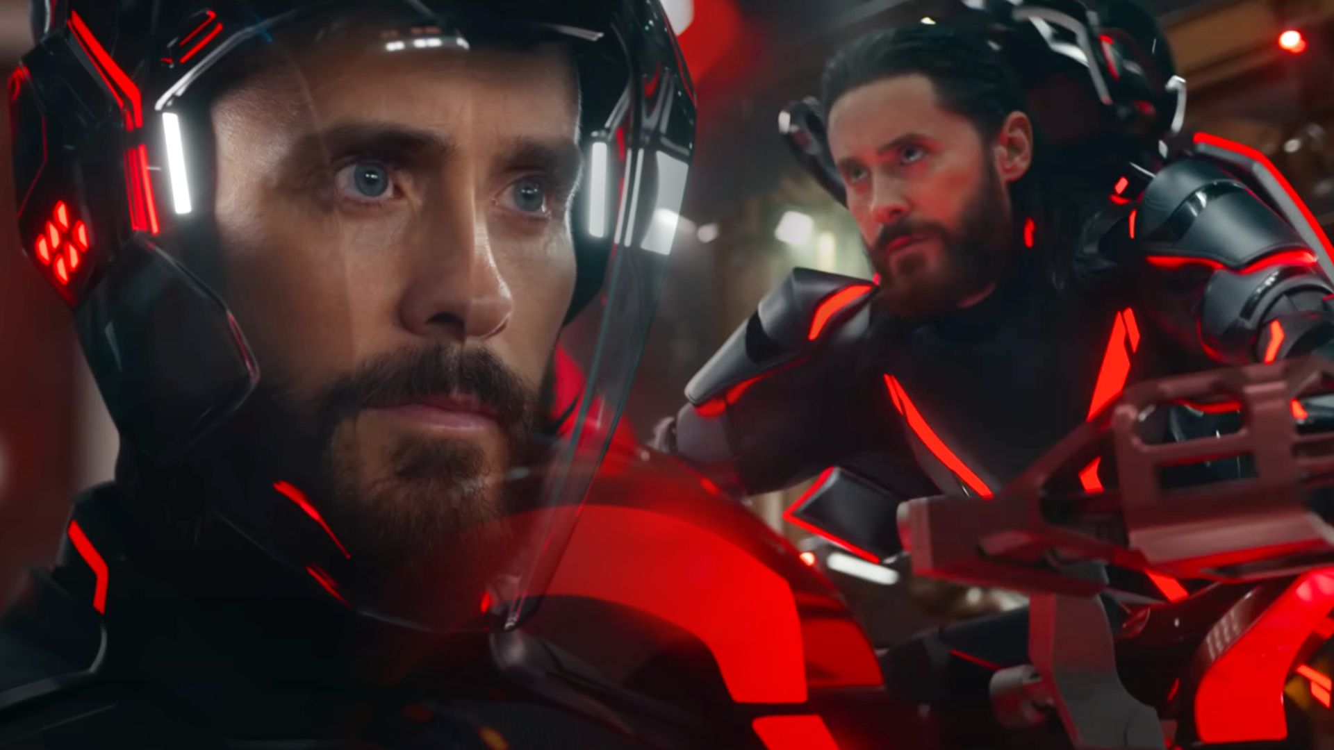 Wszystkie plusy nowego "TRON" z Jaredem Leto, które krytycy zmieszali z błotem. Ma szansę stać się kultowym klasykiem