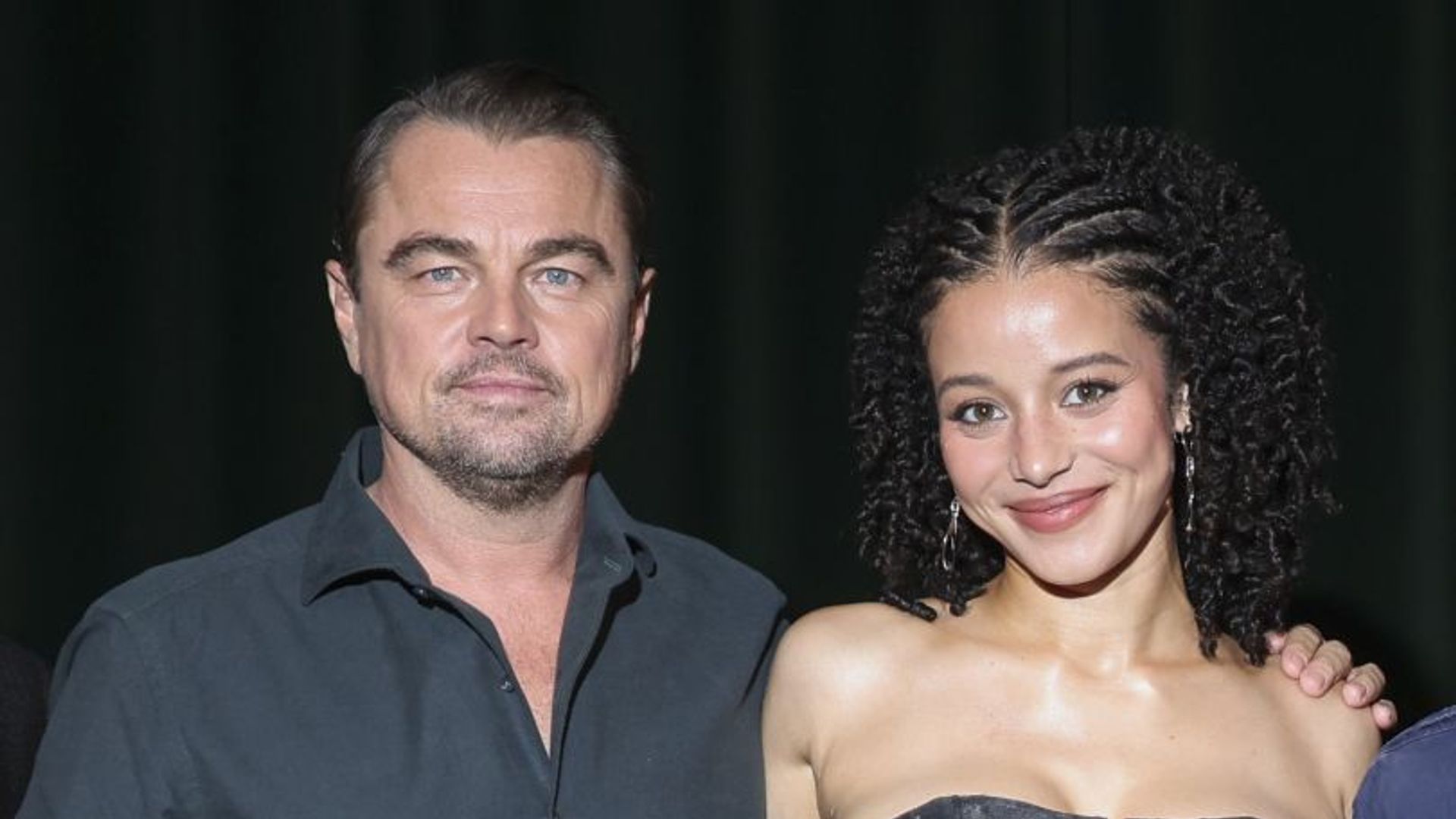 Leonardo DiCaprio i Chase Infinity pozujący razem do zdjęcia