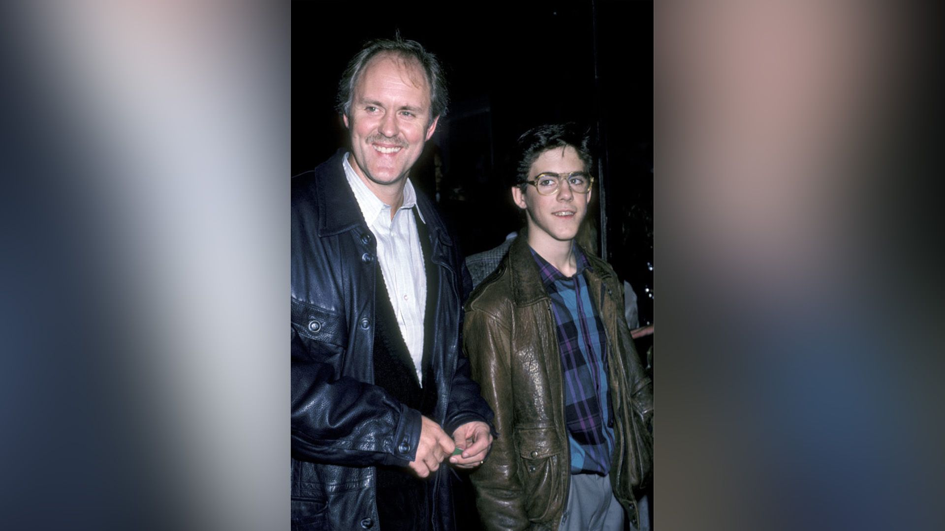 John Lithgow w młodości i Ian Lithgow w dzieciństwie
