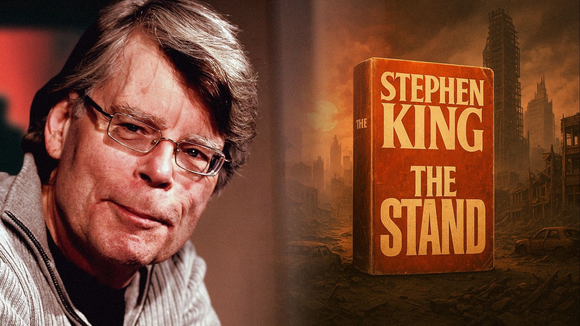 Pisarz Stephen King w okularach uśmiecha się z książką w pobliżu, na tle zniszczonego miasta