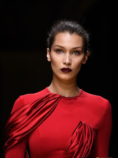 Bella Hadid zdjęcie 1