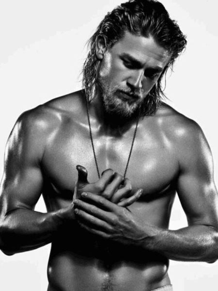 Charlie Hunnam zdjęcie 2