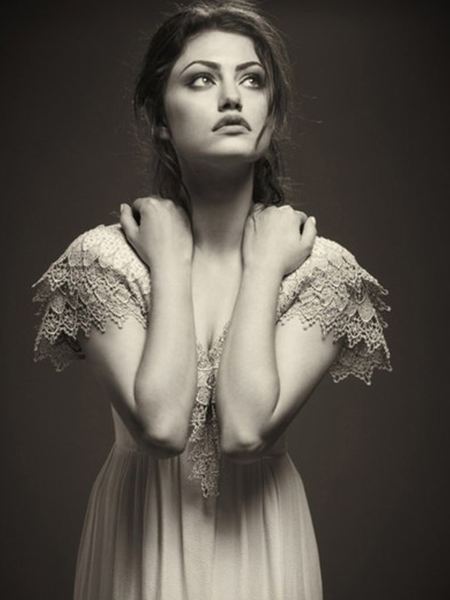 Phoebe Tonkin zdjęcie 4